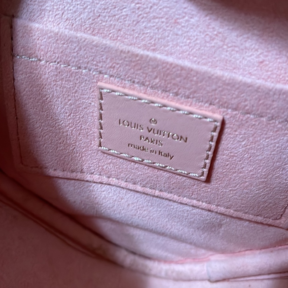 Louis Vuitton New Wave Limited Edition Love Lock Heart Pink Bag💕 - Picture 11 of 16
